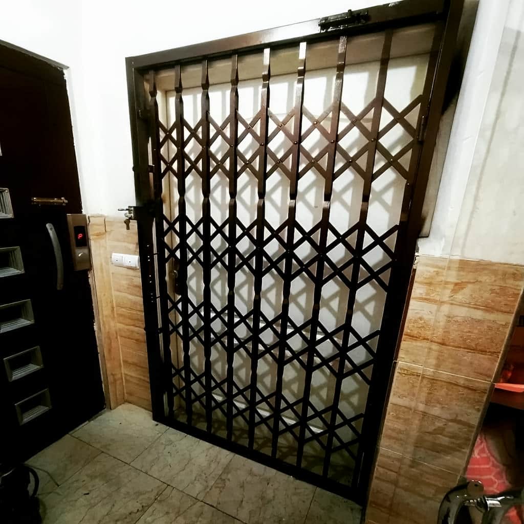 8 طرح درب آکاردئونی چهار گل لوزی
