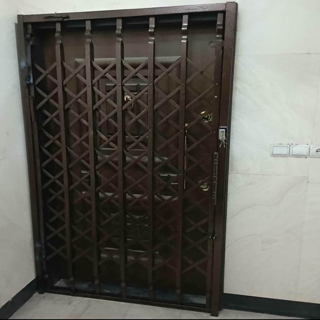 اجرای درب آکاردئونی برای واحد اداری با چرخ مقاوم