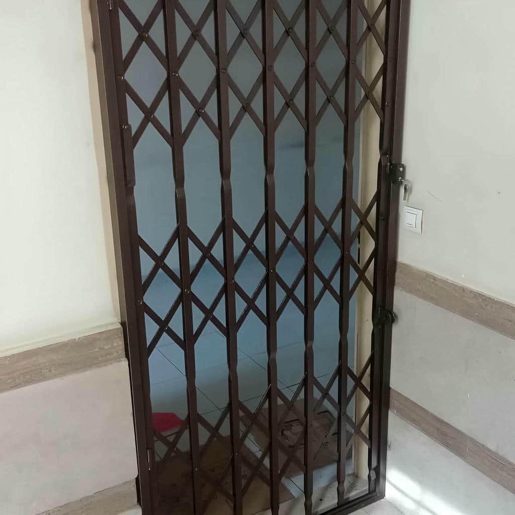 درب آکاردئونی برای واحد اداری با ریل روان