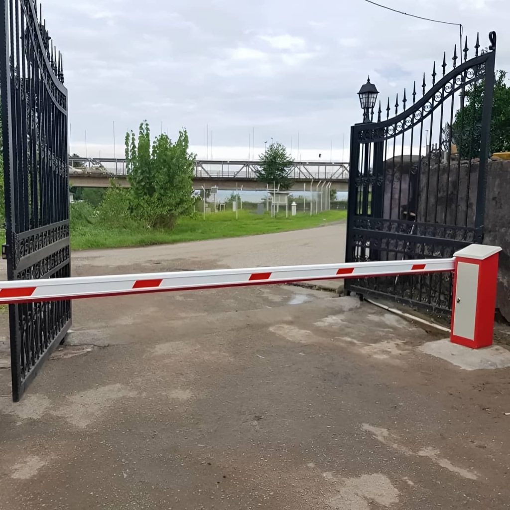 خدمات نصب راهبند زنجیری محوطه باز برای محوطه صنعتی