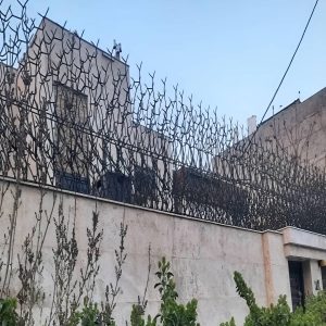انتخاب حفاظ مناسب روی دیوار برای خانه ویلا و باغ