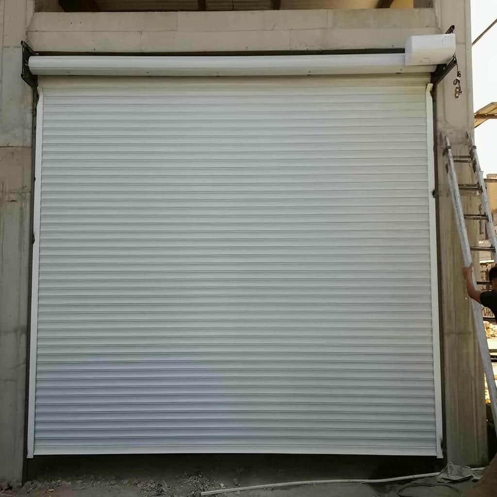 اجرای کرکره برقی فولادی سنگین برای انبار
