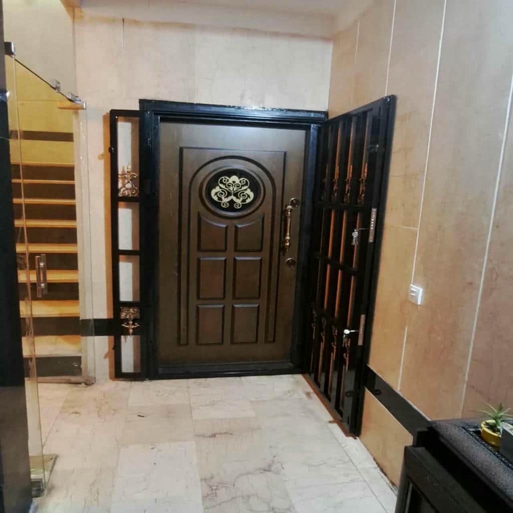 سفارش حفاظ درب ضد سرقت فلزی با رنگ کورهای