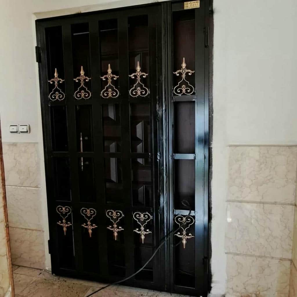 خرید حفاظ پشت درب آپارتمان ریلی برای ورودی واحد