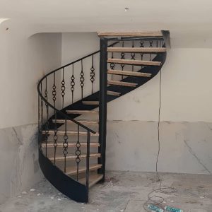 پله گرد آهنی کم جا