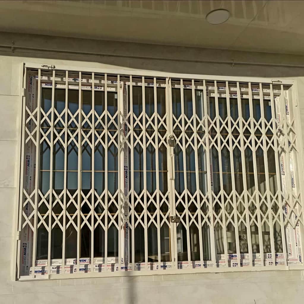 خرید حفاظ پنجره ضد سرقت میله عمودی با طرح سفارشی