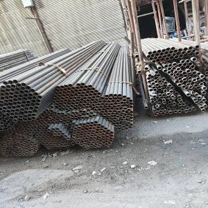 داربست فلزی برای نصب کتیبه محرم