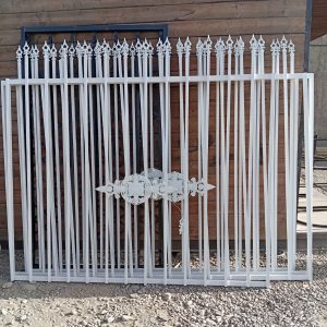 حفاظ سرنیزه ای دیوار با طراحی کلاسیک مقاوم و بازدارنده