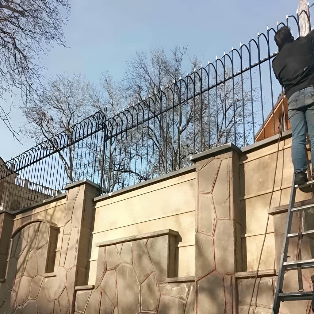 حفاظ دیوار کلاسیک سرنیزه با پوشش ضدزنگ