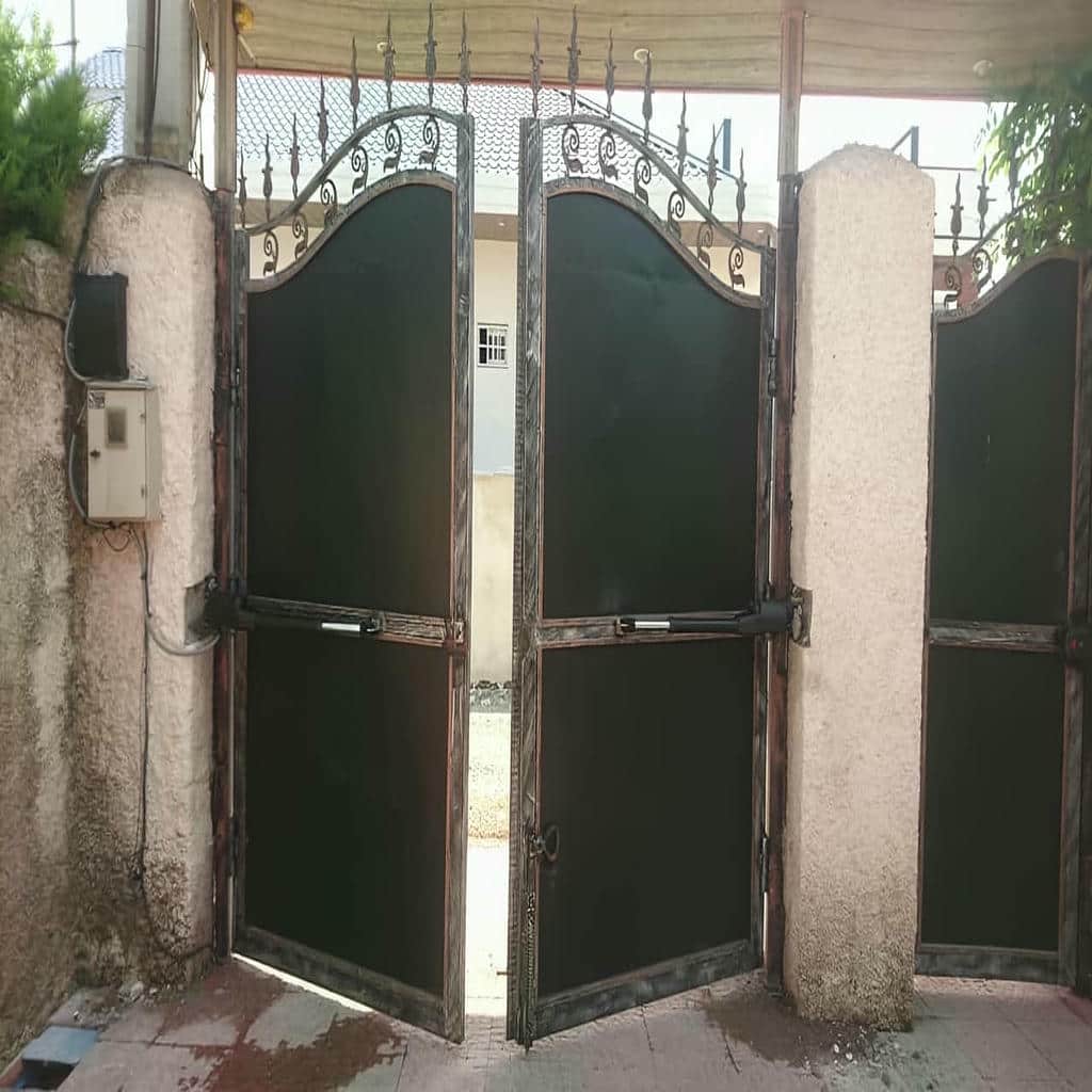 جک الکترومکانیک خانگی درب پارکینگ با پایه نصب محکم