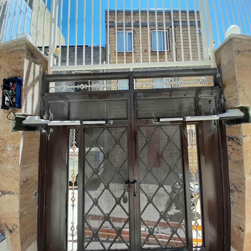 جک هیدرولیک ایتالیایی درب پارکینگ با بازوی فلزی