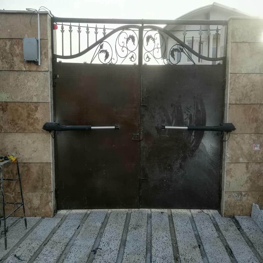 ایمنی جک درب حیاط سنگین دو لنگه با بدنه رنگ شده