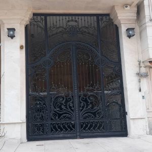 درب باغ ویلایی قوسی با بدنه فلزی مقاوم