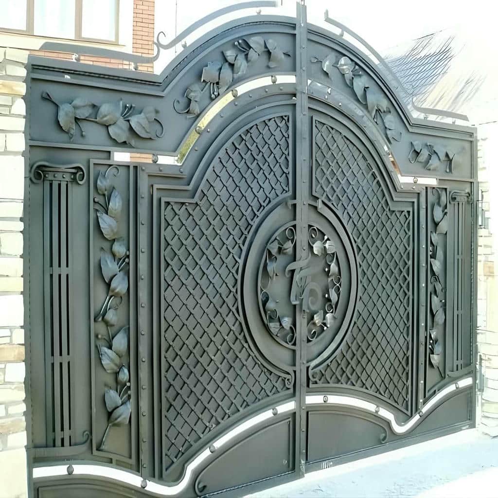 درب حیاط کشویی ریل زمینی با طراحی مناسب ورودی خودرو