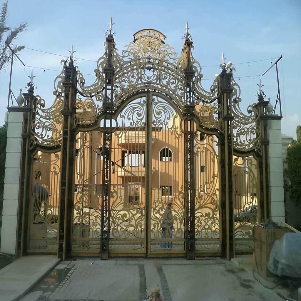 درب آهنی قاب دار ساده پارکینگ با قاب منظم و فریم مقاوم
