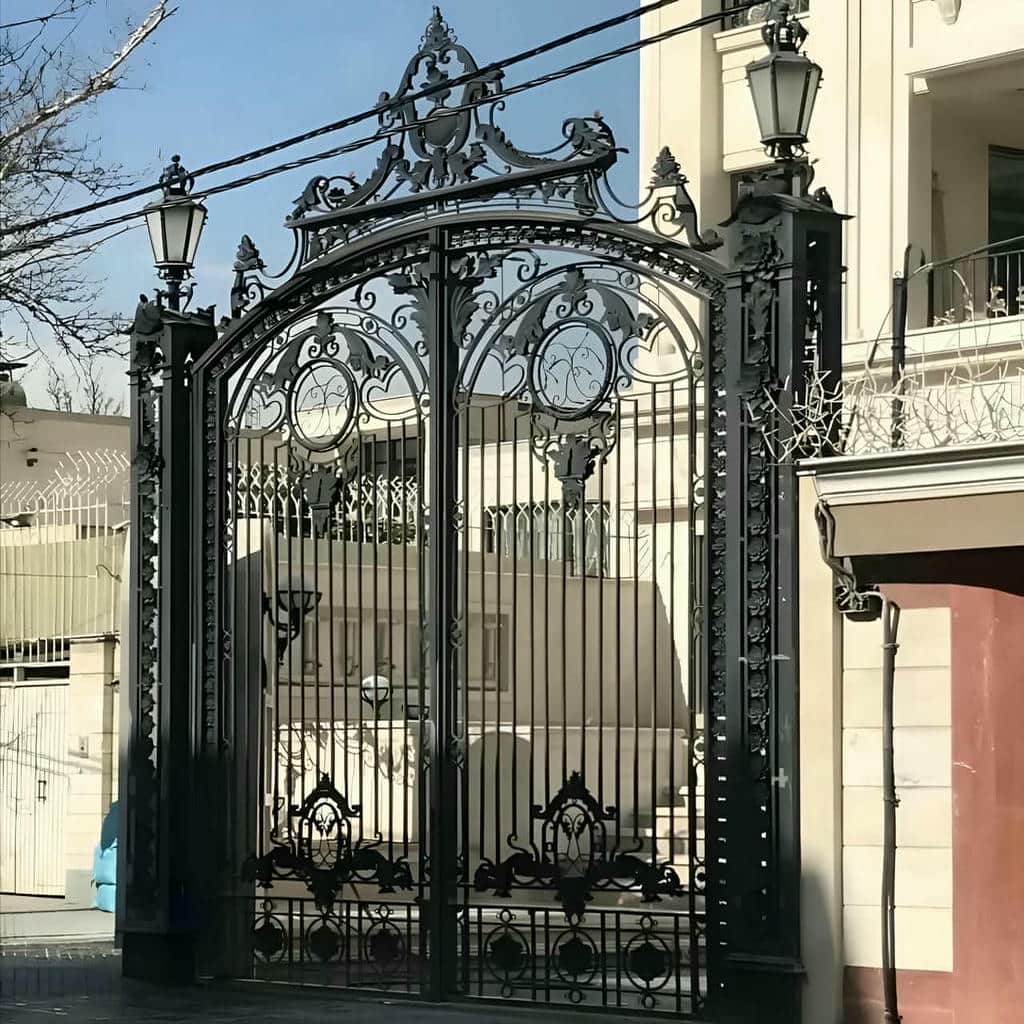 درب شاسی فلزی تقویت شده پارکینگ با رنگ کوره ای و سطح مات