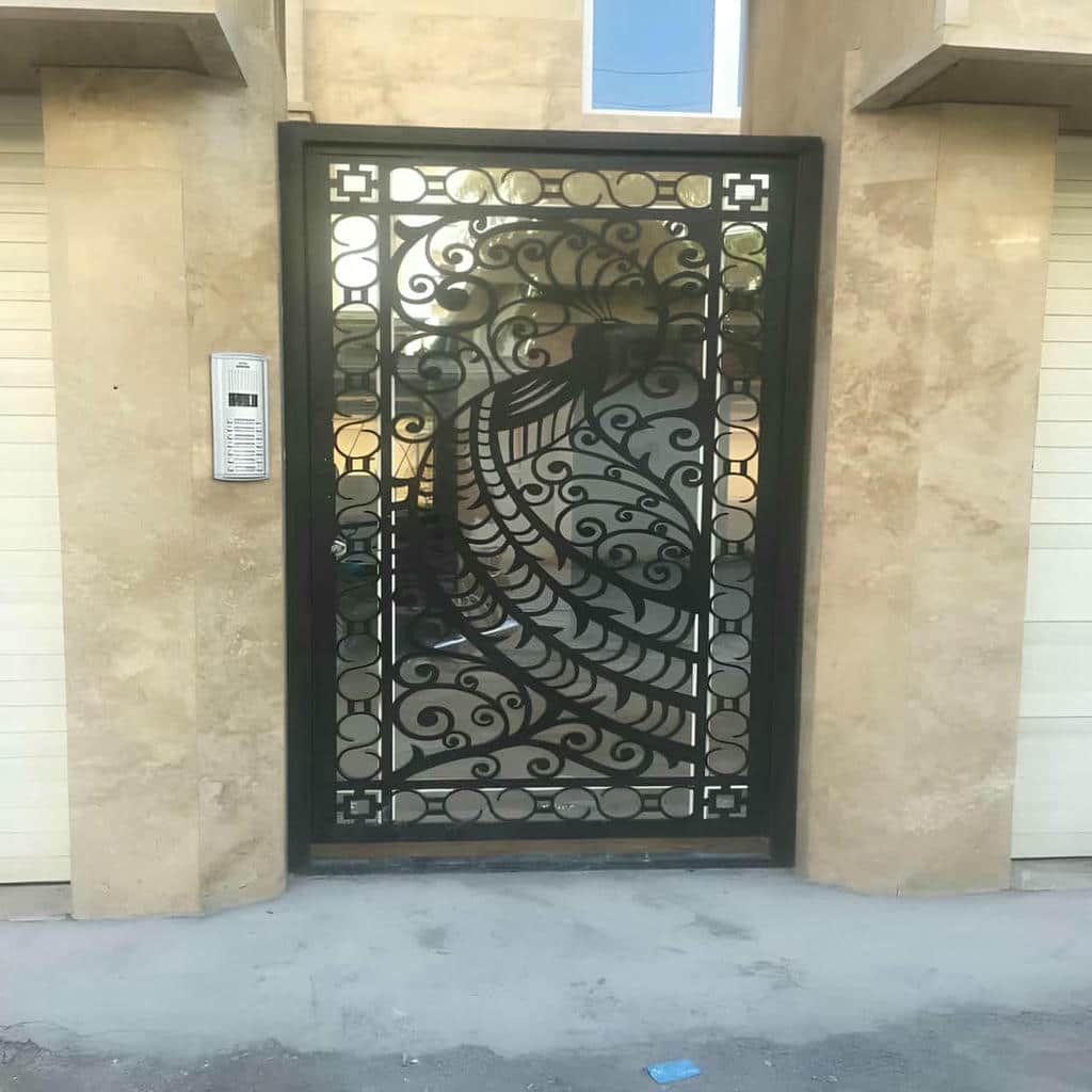 درب لاکچری فلزی نمای ویلا با چهارچوب فلزی محکم