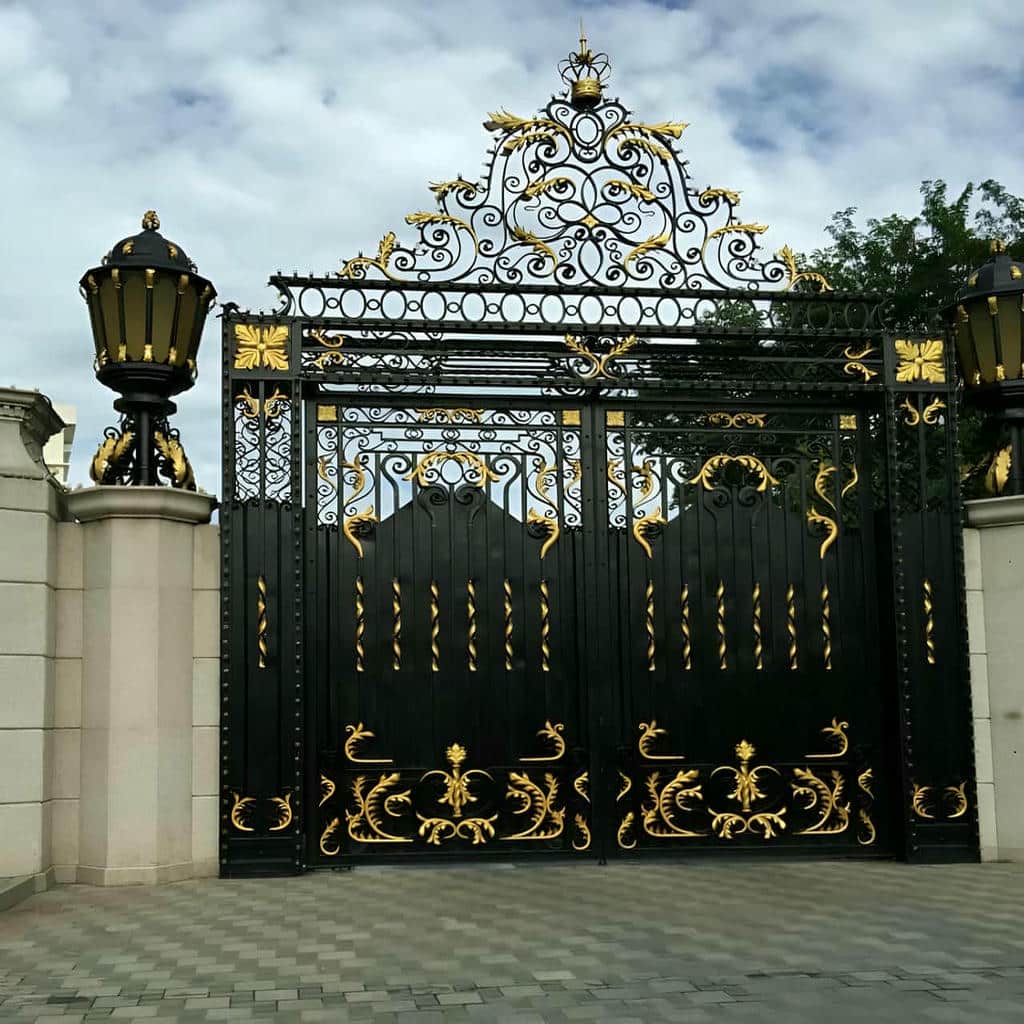 درب حیاط پانل دار با ورق پوشیده برای حریم بیشتر