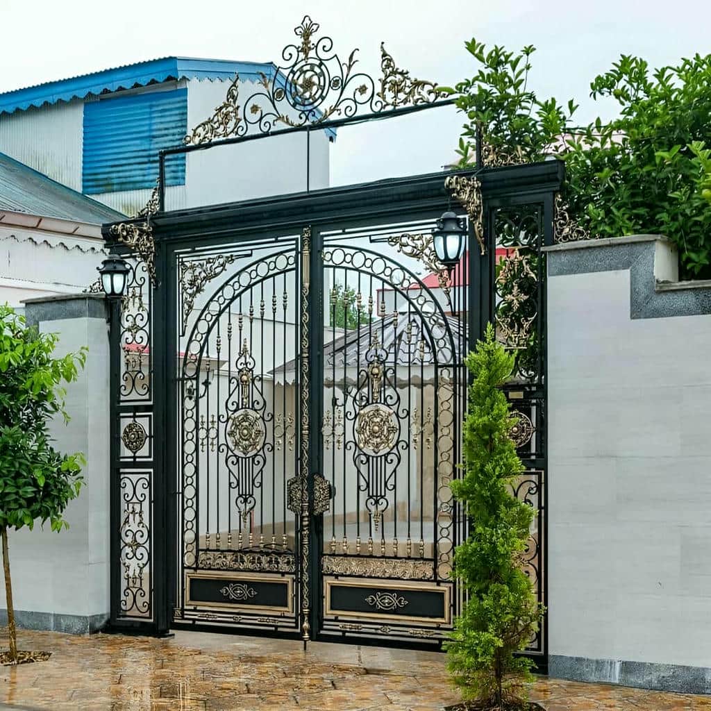 درب ویلایی دو لنگه ماشین رو با نصب روی ستون