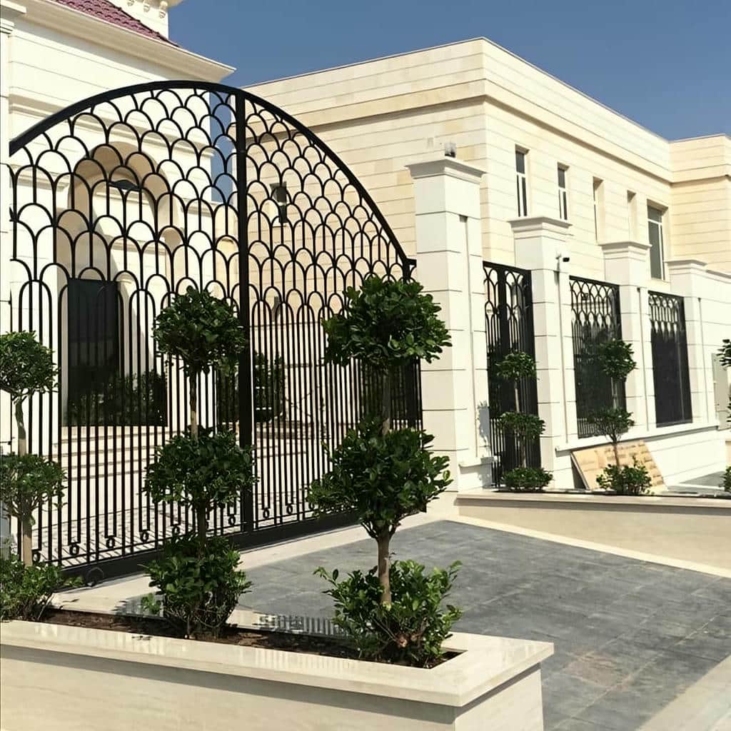 درب حیاط CNC پنل مشبک با ورق فلزی و رنگ مشکی - تصویر 2