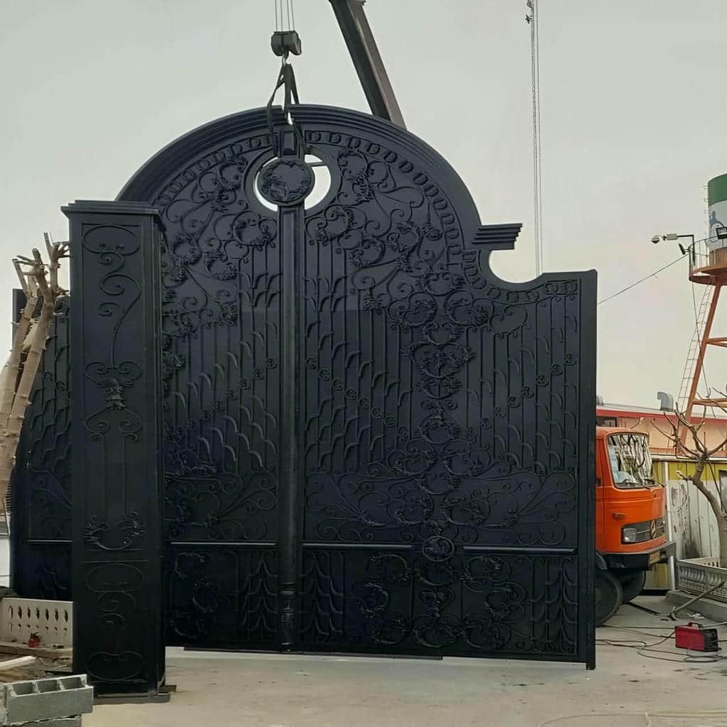 درب حیاط CNC پنل مشبک با طراحی مناسب ورودی پارکینگ