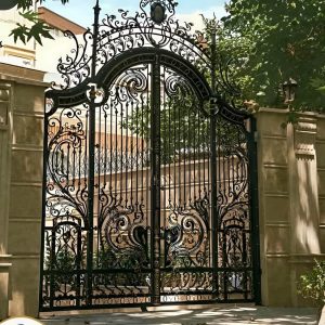 درب حیاط کشویی ریل زمینی با ریل کف و حرکت روان