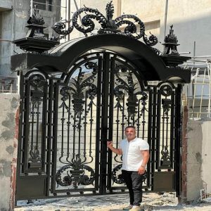 درب ویلایی شیشه خور با فریم آهنی با شیشه مات