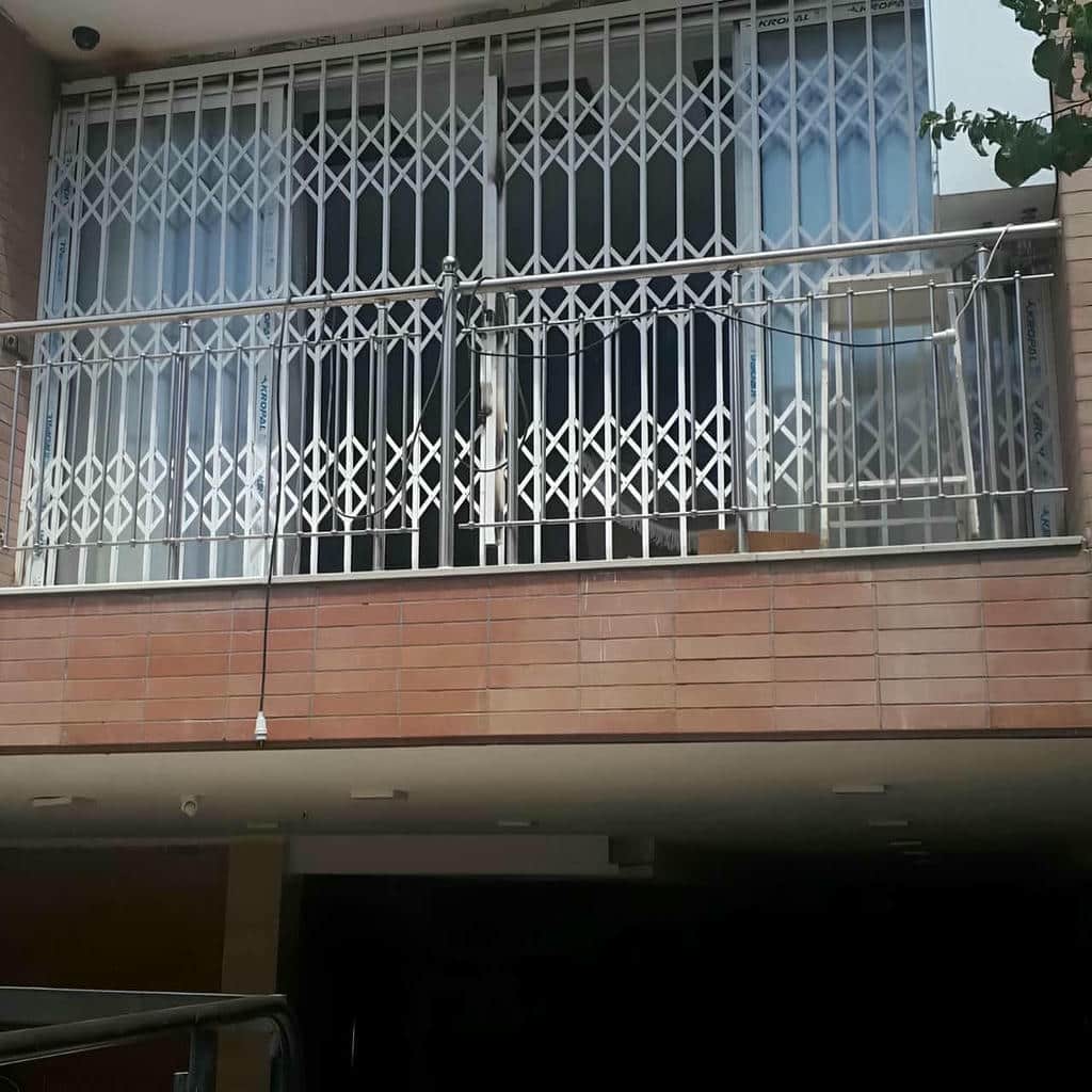 قیمت نرده پنجره فرفورژه گل دار با پروفیل مقاوم