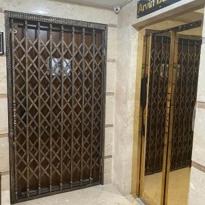 14 نمونه درب آکاردئونی سلطنتی گل دار