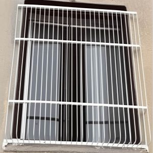 7 طرح حفاظ پنجره جای گلدان دار