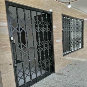 نرده آکاردئونی فلزی با طراحی جمع شونده