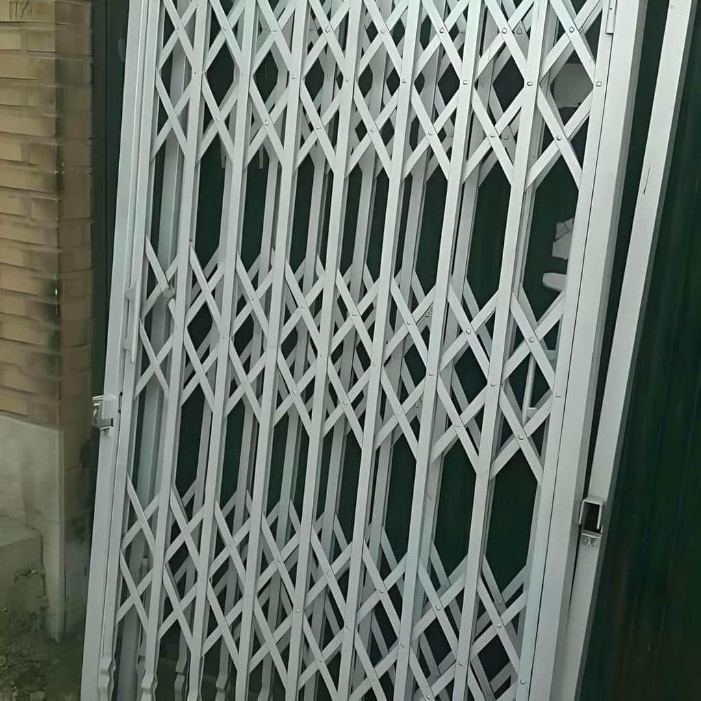 گارد درب آپارتمان با ساختار مقاوم