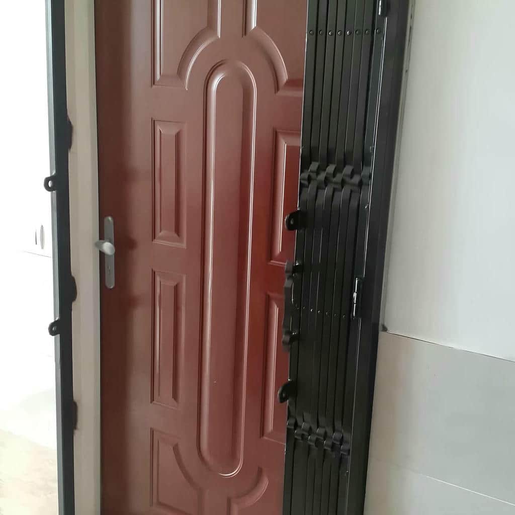 حفاظ آکاردئونی ورودی آپارتمان مقاوم