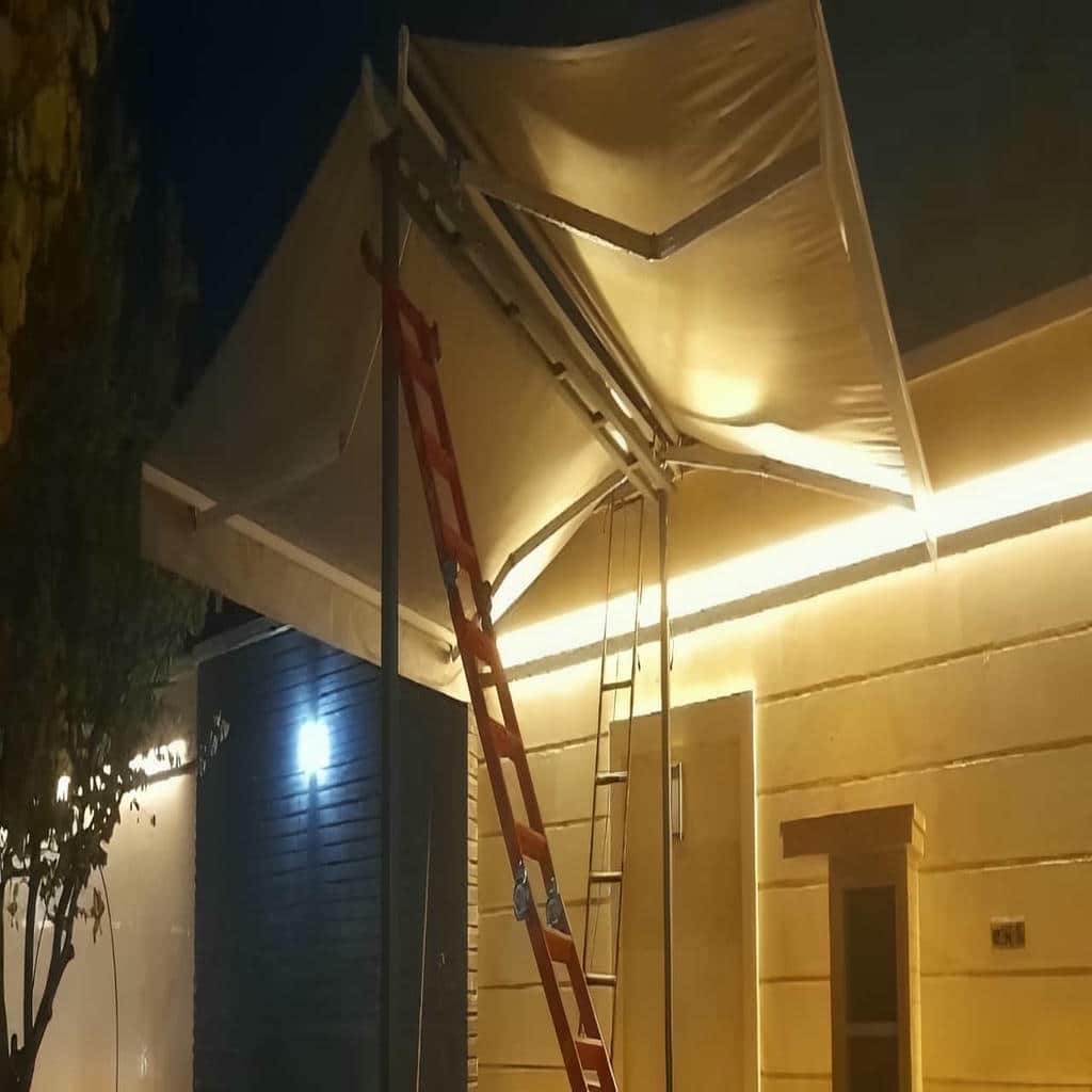 سایبان بالکن سفارشی برای ساختمان قدیمی