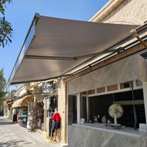 سایبان حیاط برقی با پوشش مقاوم ورودی ساختمان