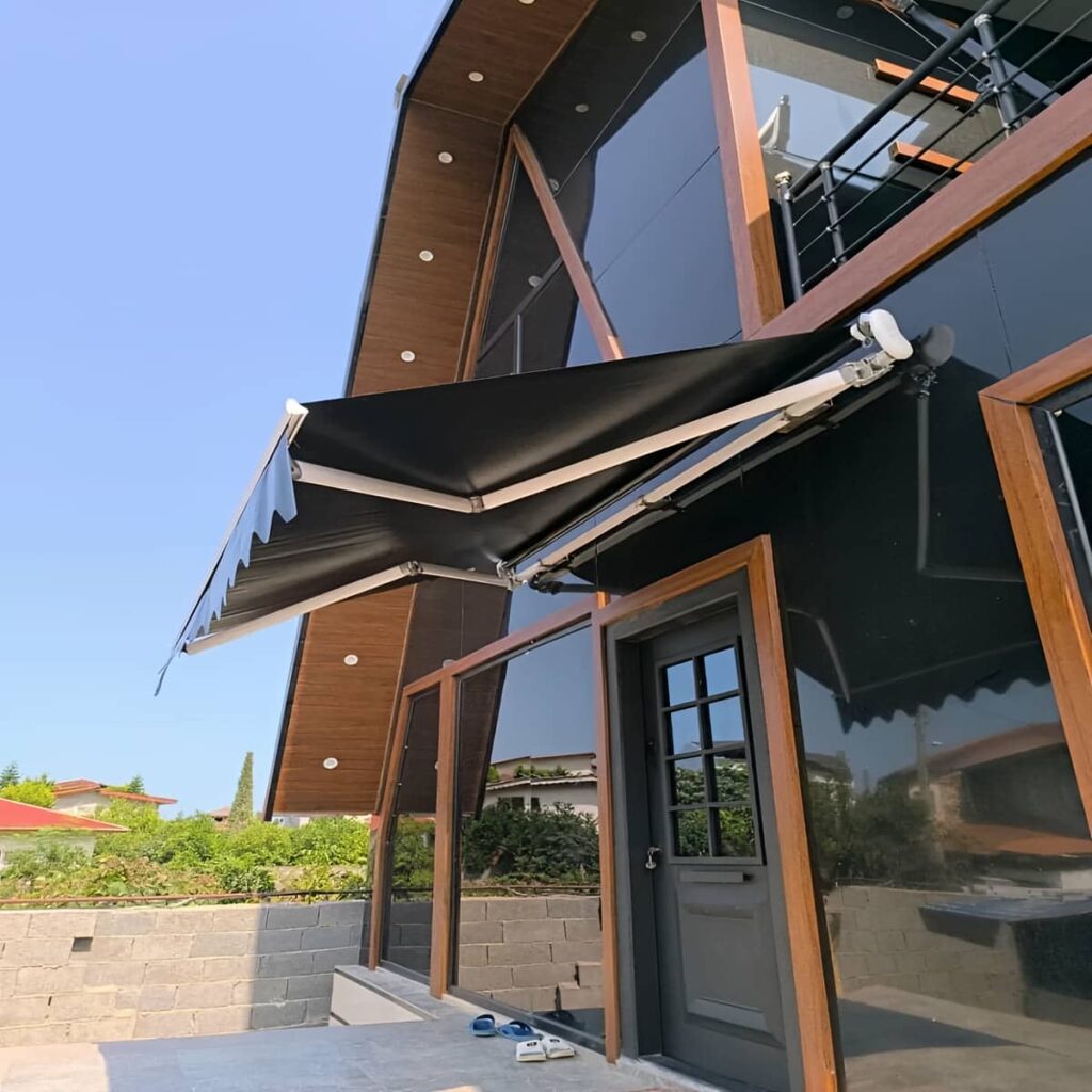 سایبان برقی اتوماتیک با پوشش مقاوم برای آپارتمان