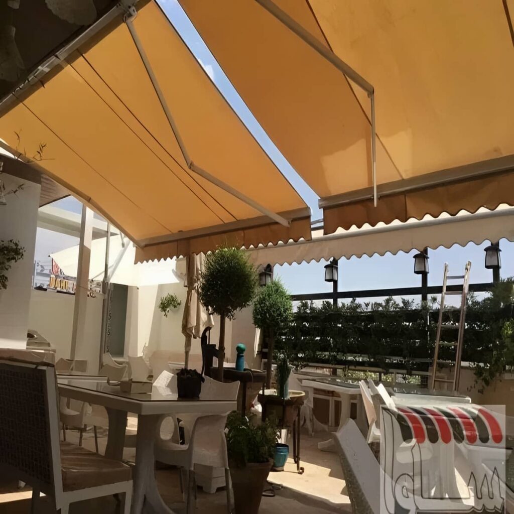 سایبان برقی تاشو با ساختار متحرک برای فضای باز
