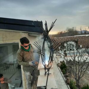 حفاظ شاخ گوزنی طرح f فلزی برای دیوار ورودی