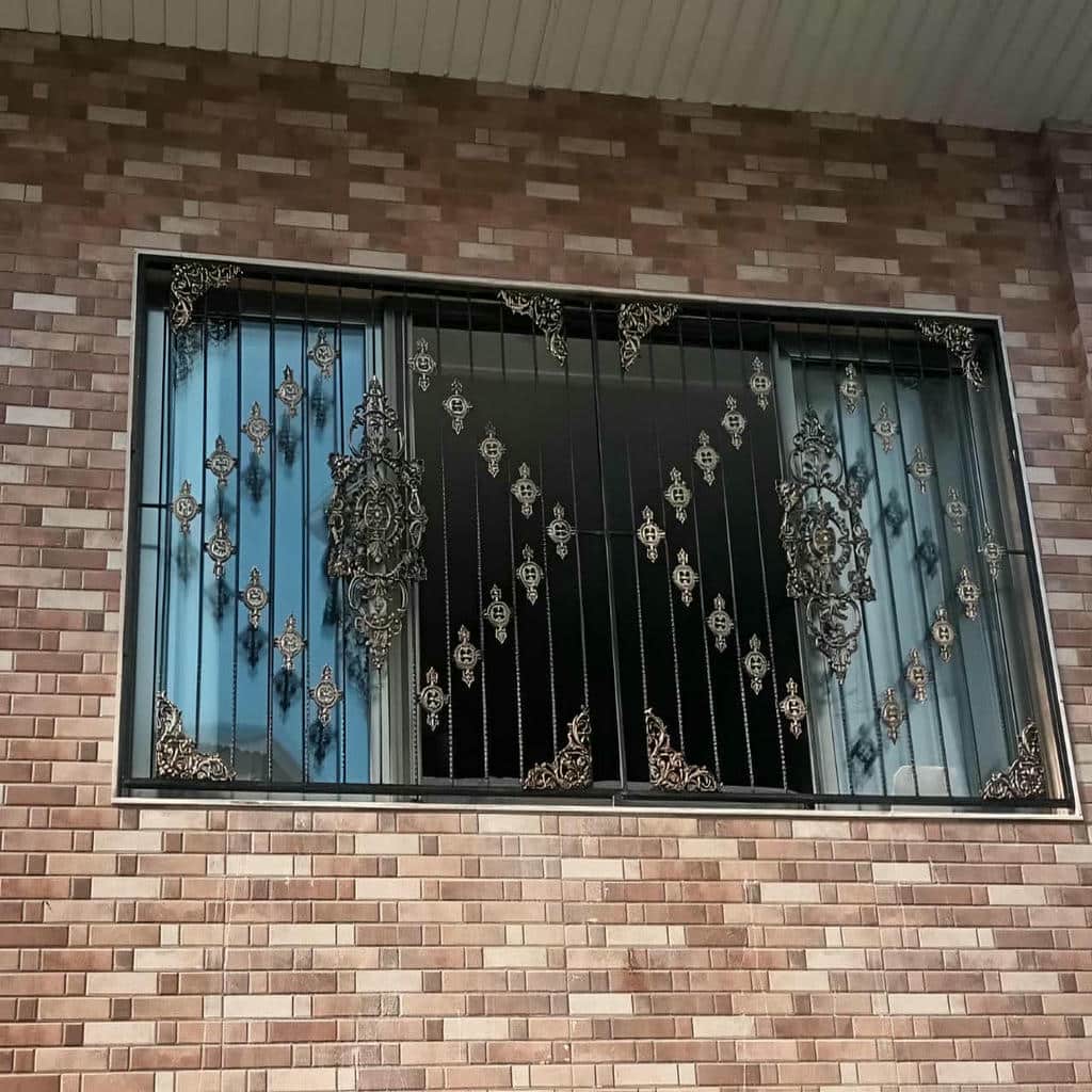 حفاظ پنجره گلنرده فرفورژه