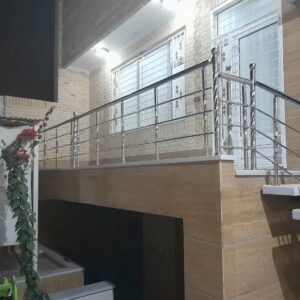 حفاظ تراس فلزی سفارشی برای فضای کوچک