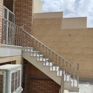 نرده استیل بالکن با سطح براق مدرن