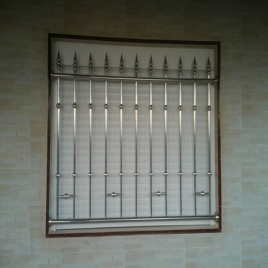 حفاظ پنجره ویلایی رنگ کوره ای