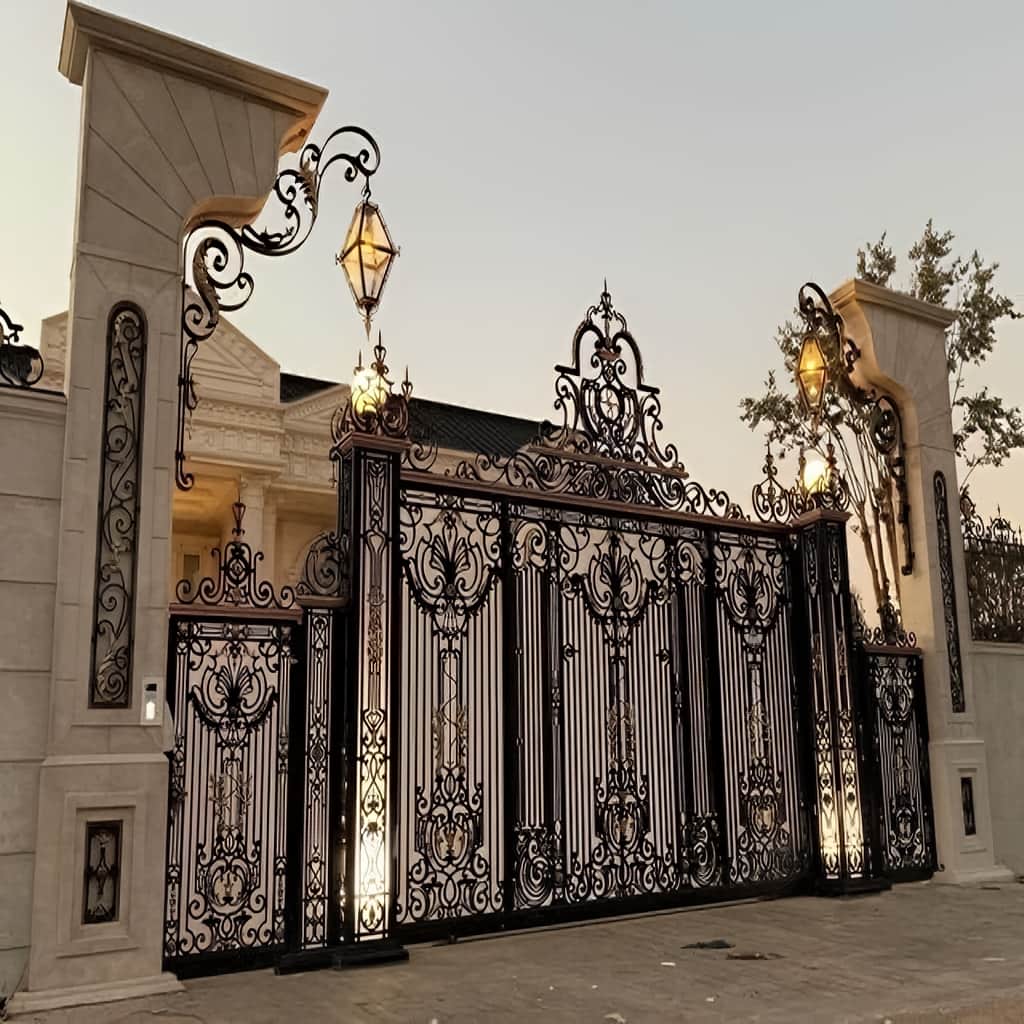 درب باغی ورودی محوطه