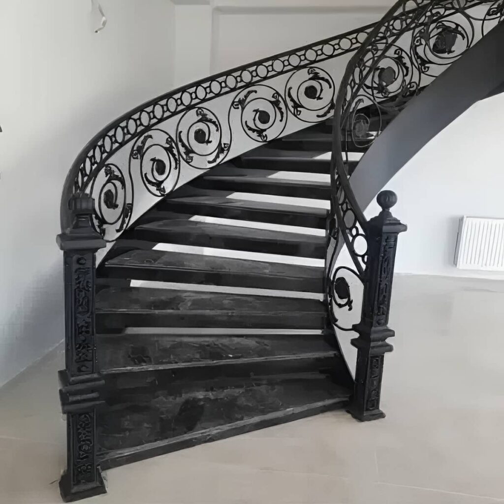 نرده فرفورژه بالکن مدل ایرانی تزئینی