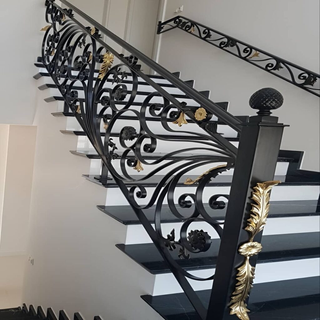 نرده فرفورژه راه پله متریال فلزی