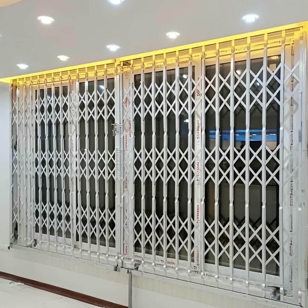 حفاظ پنجره متحرک رنگ هماهنگ نما