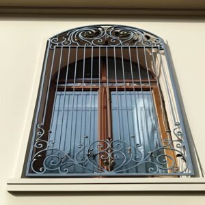 حفاظ پنجره آهنی با طراحی ساده برای خانه مسکونی