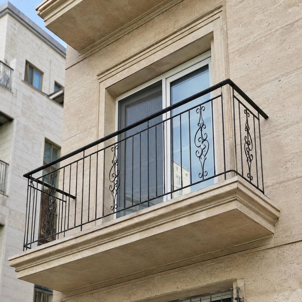 جان پناه بالکن مدرن ساختمان قزوین