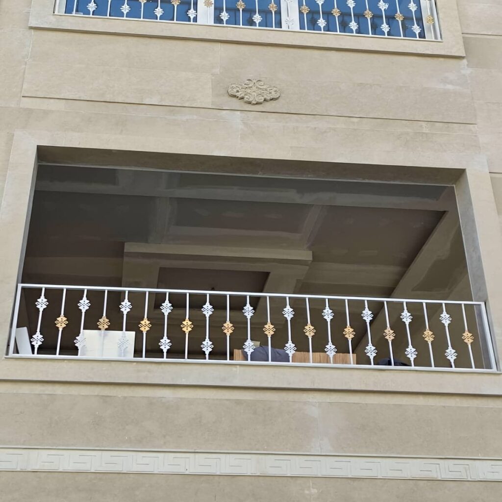 حفاظ تراس استان اردبیل با قاب فلزی ساده