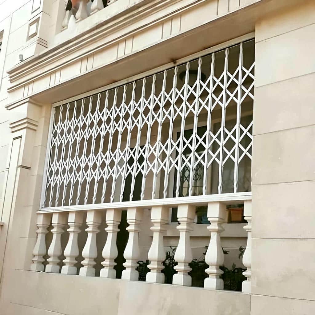 مرکز تخصصی سفارش و فروش حفاظ درب آکاردئونی در همدان و حومه
